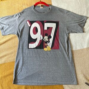 <3 DISNEY VIntage ‘97 Mickey Mouse Tees